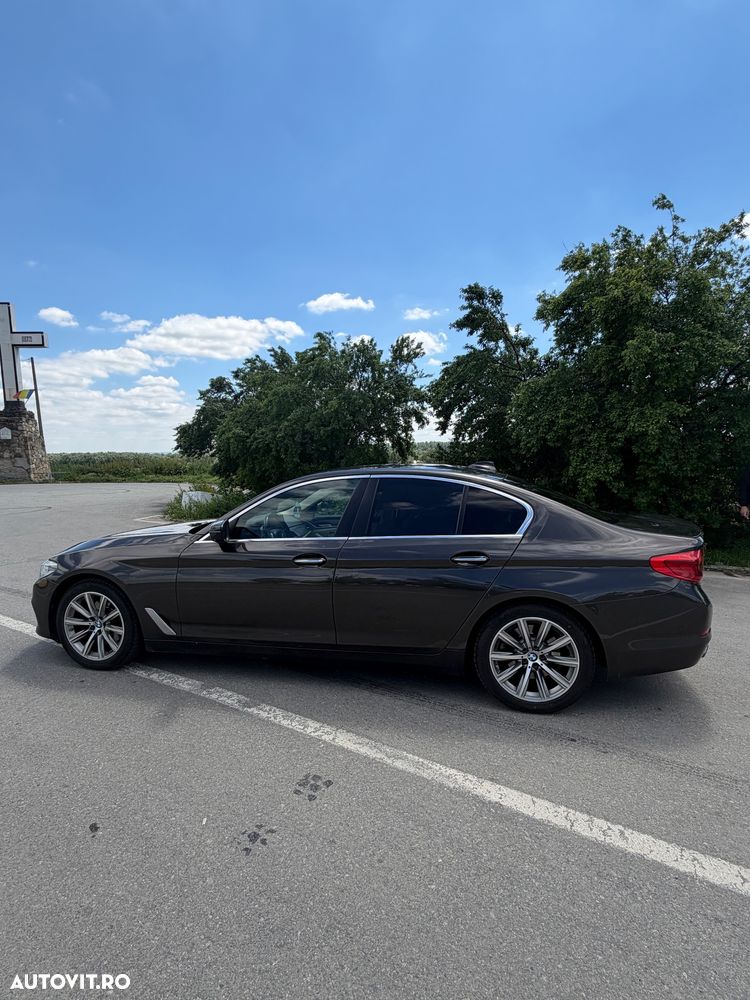 BMW Seria 5 520d xDrive AT - 11