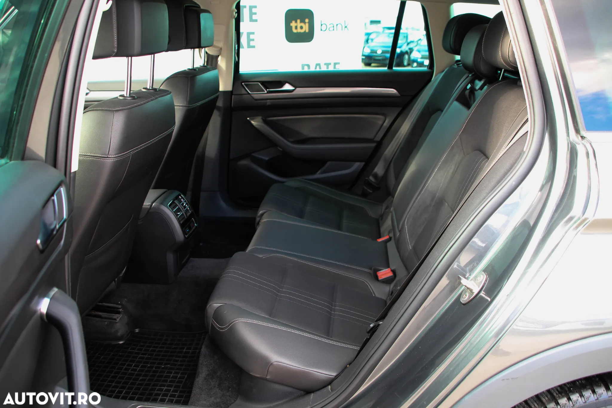 Volkswagen Passat Variant 2.0 TDI DSG 4Motion Highline - 8