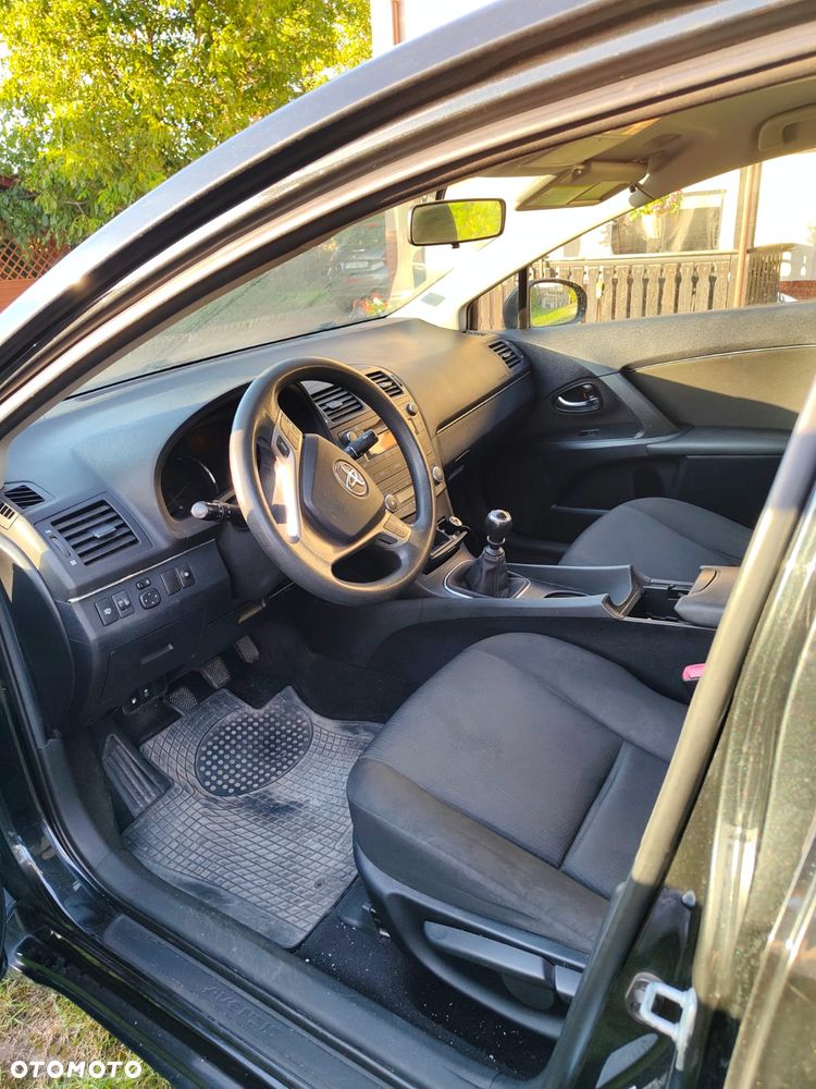 Toyota Avensis 2.0 D-4D Luna - 12