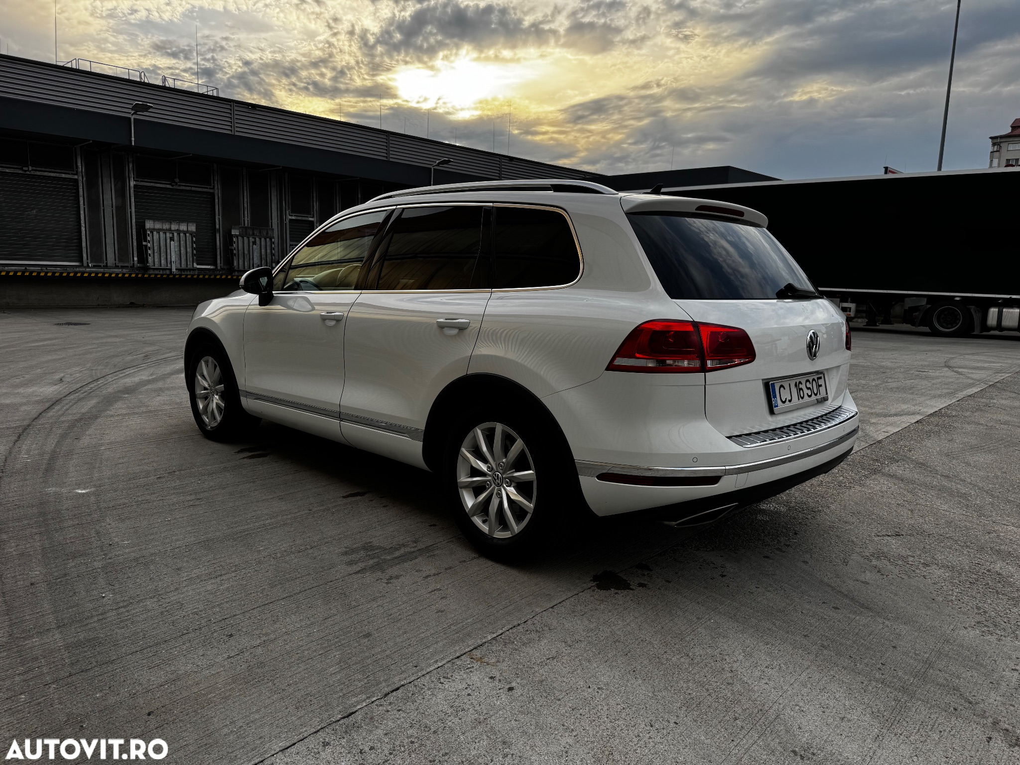 Volkswagen Touareg 3.0 V6 TDI BMT - 15