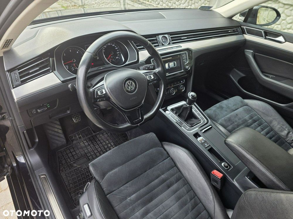 Volkswagen Passat 1.6 TDI (BlueMotion Technology) Comfortline - 12