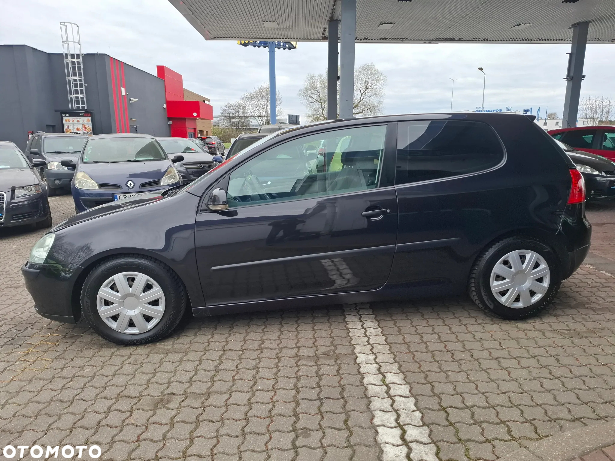 Volkswagen Golf 2.0 TDI DPF BlueMotion Technology DSG Comfortline - 16