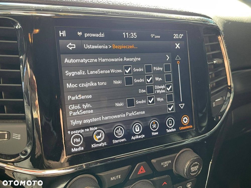 Jeep Grand Cherokee - 28