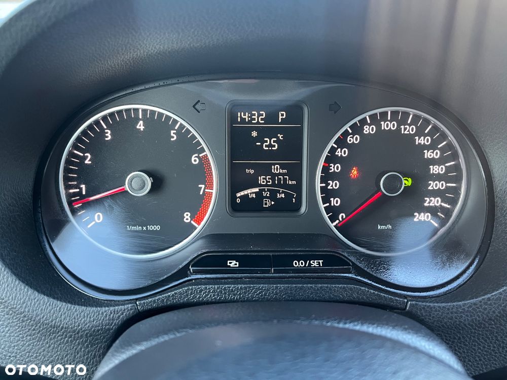 Volkswagen Polo 1.4 DSG Team - 25