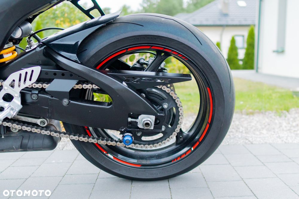 Suzuki GSX-R - 33