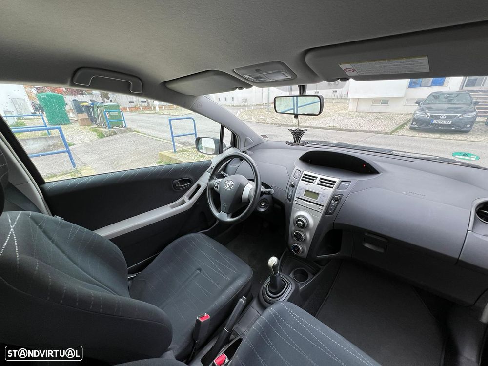 Toyota Yaris 1.0 VVT-i Style - 2