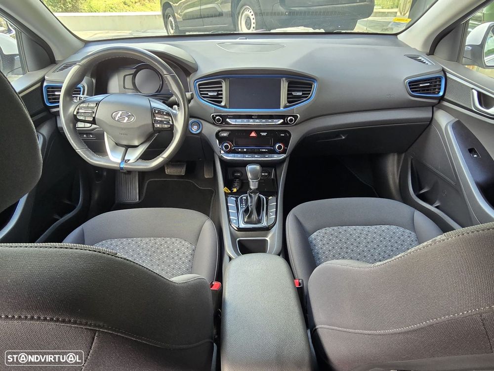 Hyundai Ioniq - 20