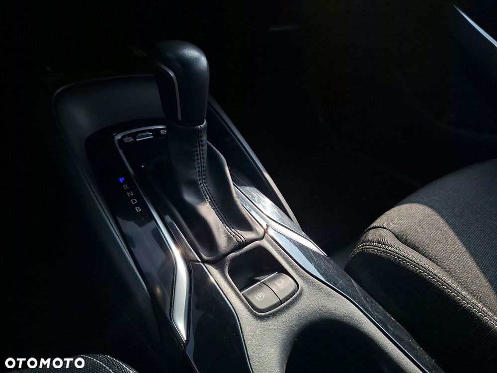 Toyota Corolla 1.8 Hybrid Comfort - 27