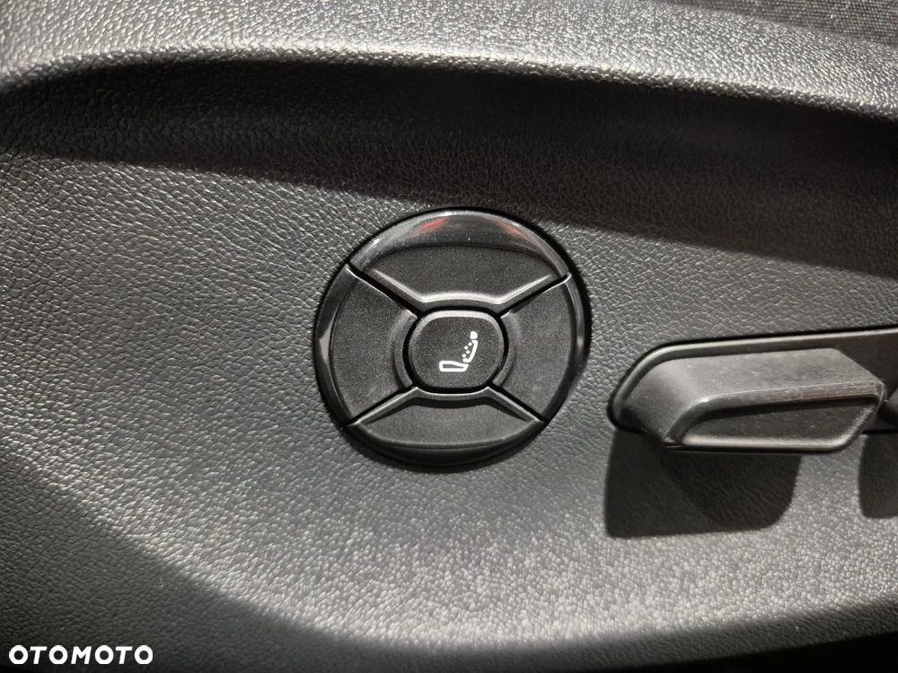 Skoda Superb 2.0 TDI L&K DSG - 22