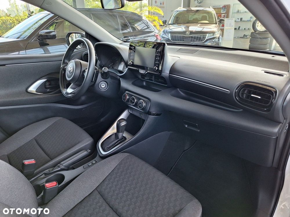 Toyota Yaris 1.5 Comfort CVT - 18