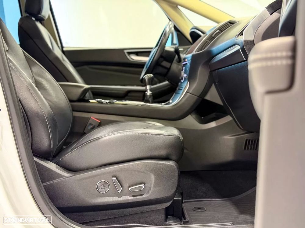 Ford S-Max 2.0 TDCi Titanium - 38