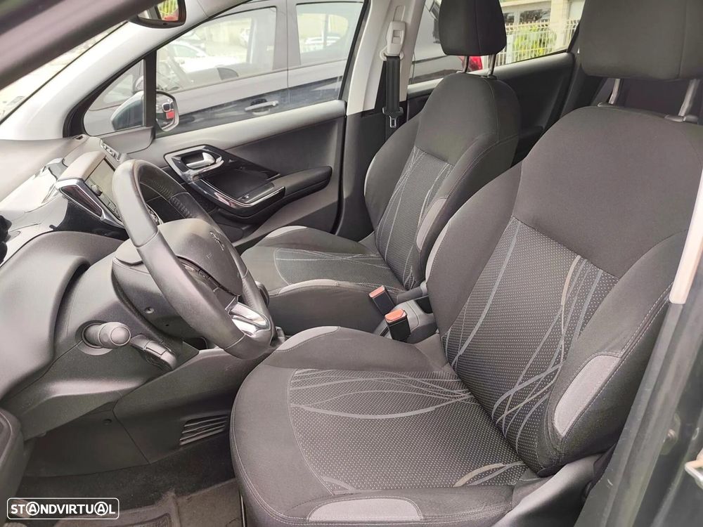 Peugeot 208 1.2 PureTech Active - 13