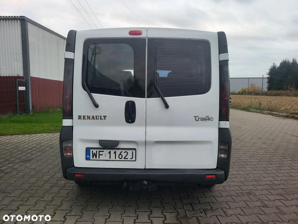 Renault Trafic Passenger - 13