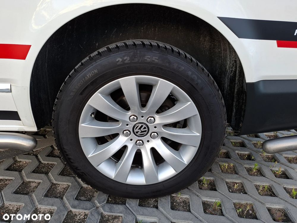 Volkswagen Caravelle - 36
