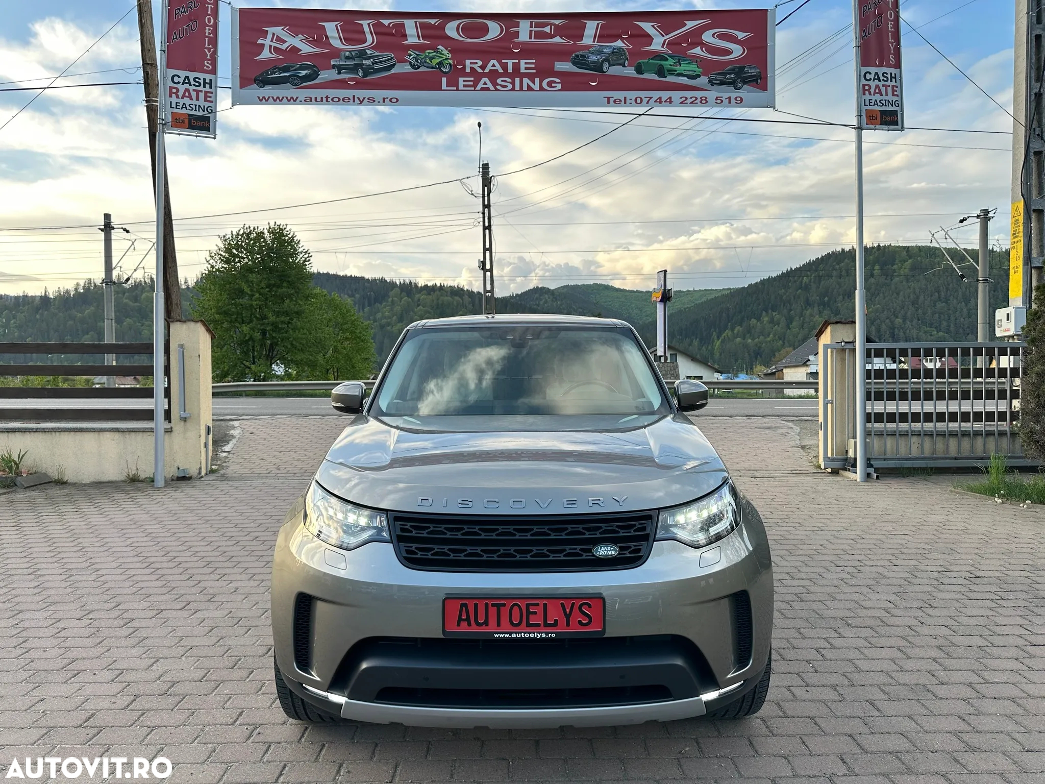Land Rover Discovery 3.0 L TD6 HSE Luxury - 2