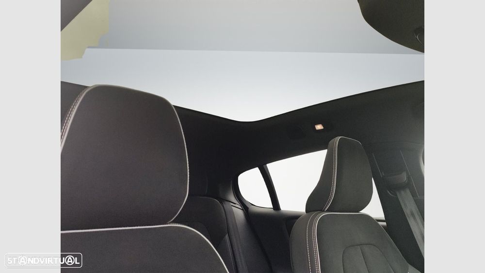 Volvo EC40 82 kWh Twin Motor Performance Ultra - 17