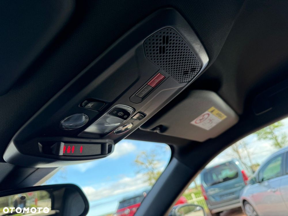 Peugeot 2008 1.2 PureTech Allure S&S EAT8 - 24