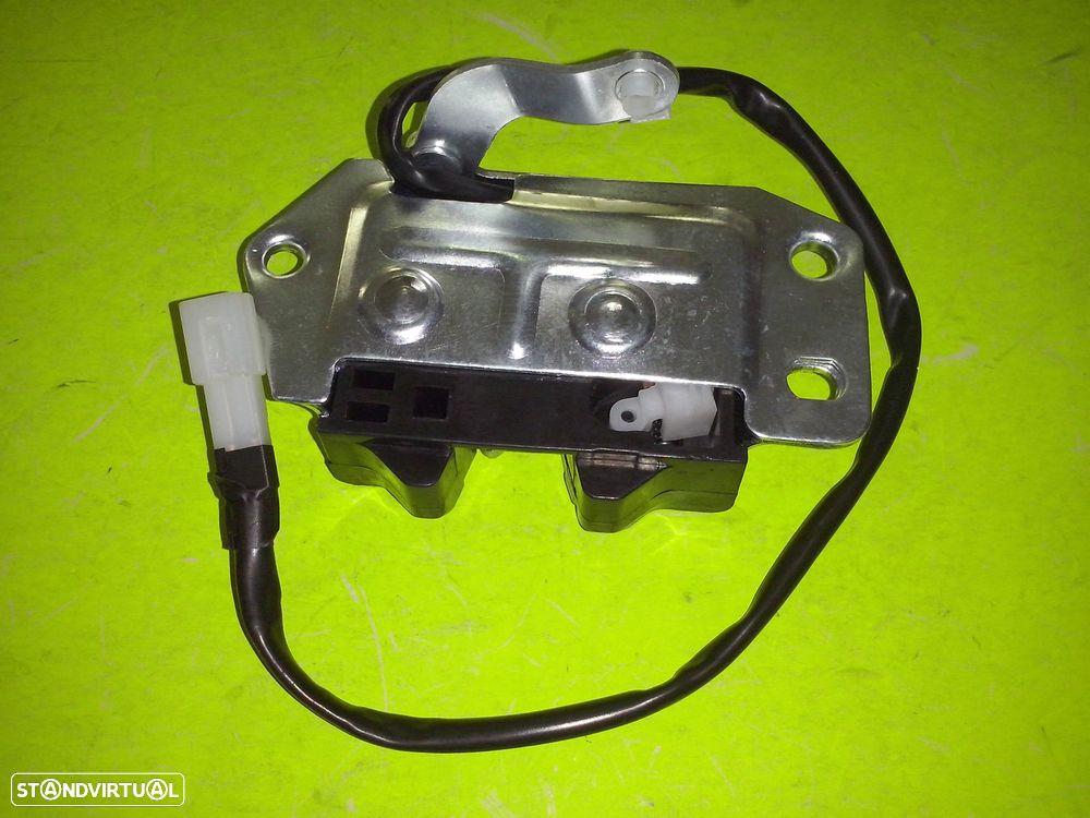 Fechadura da tampa da mala Toyota Hiace anos de 1989 até 2005 - 2