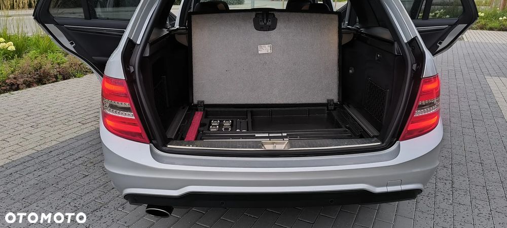 Mercedes-Benz Klasa C 220 CDI DPF Automatik Avantgarde - 18