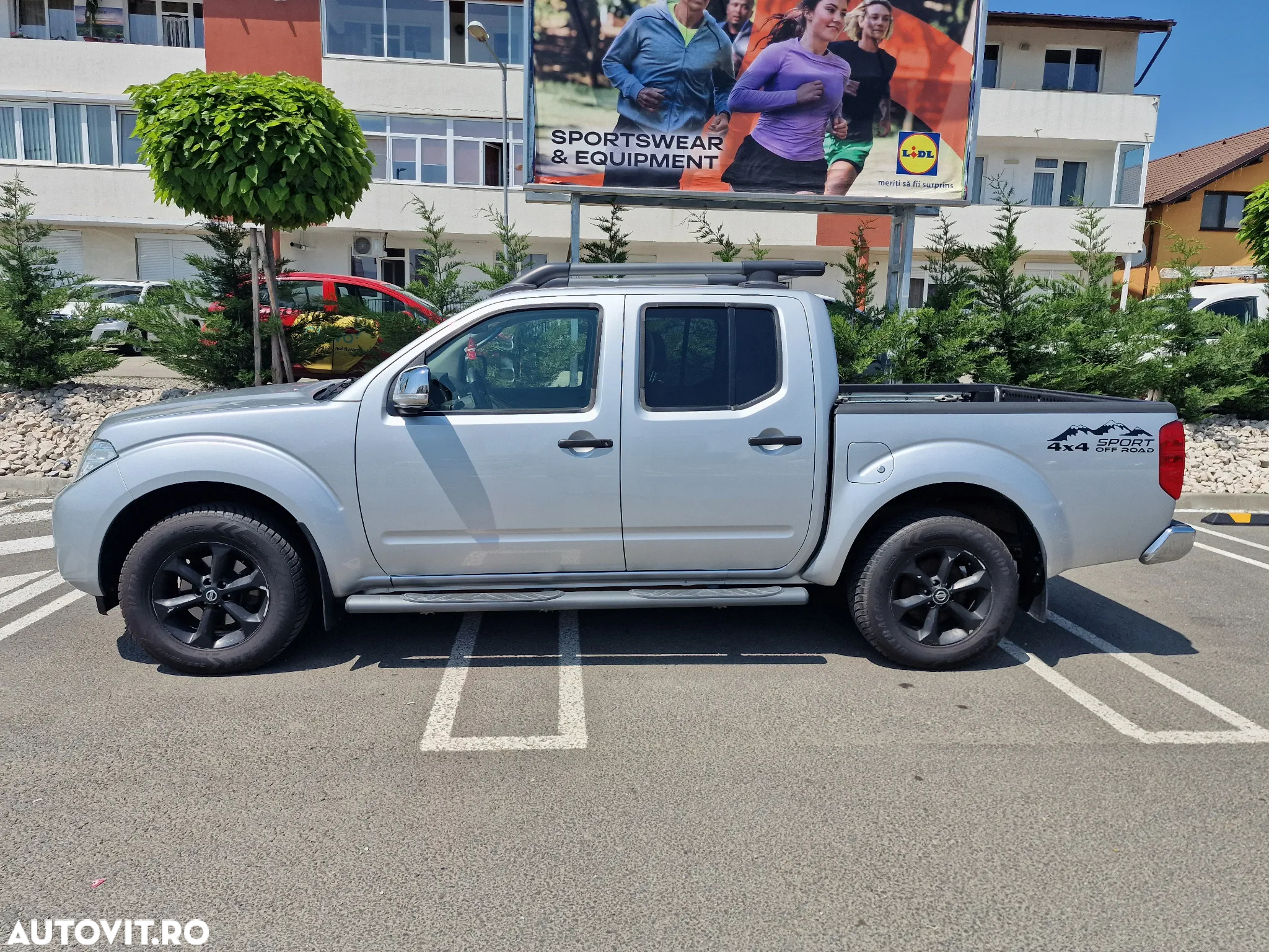 Nissan Navara 2.5 dCi DPF 4X4 Double Cab LE Plus Aut. - 8