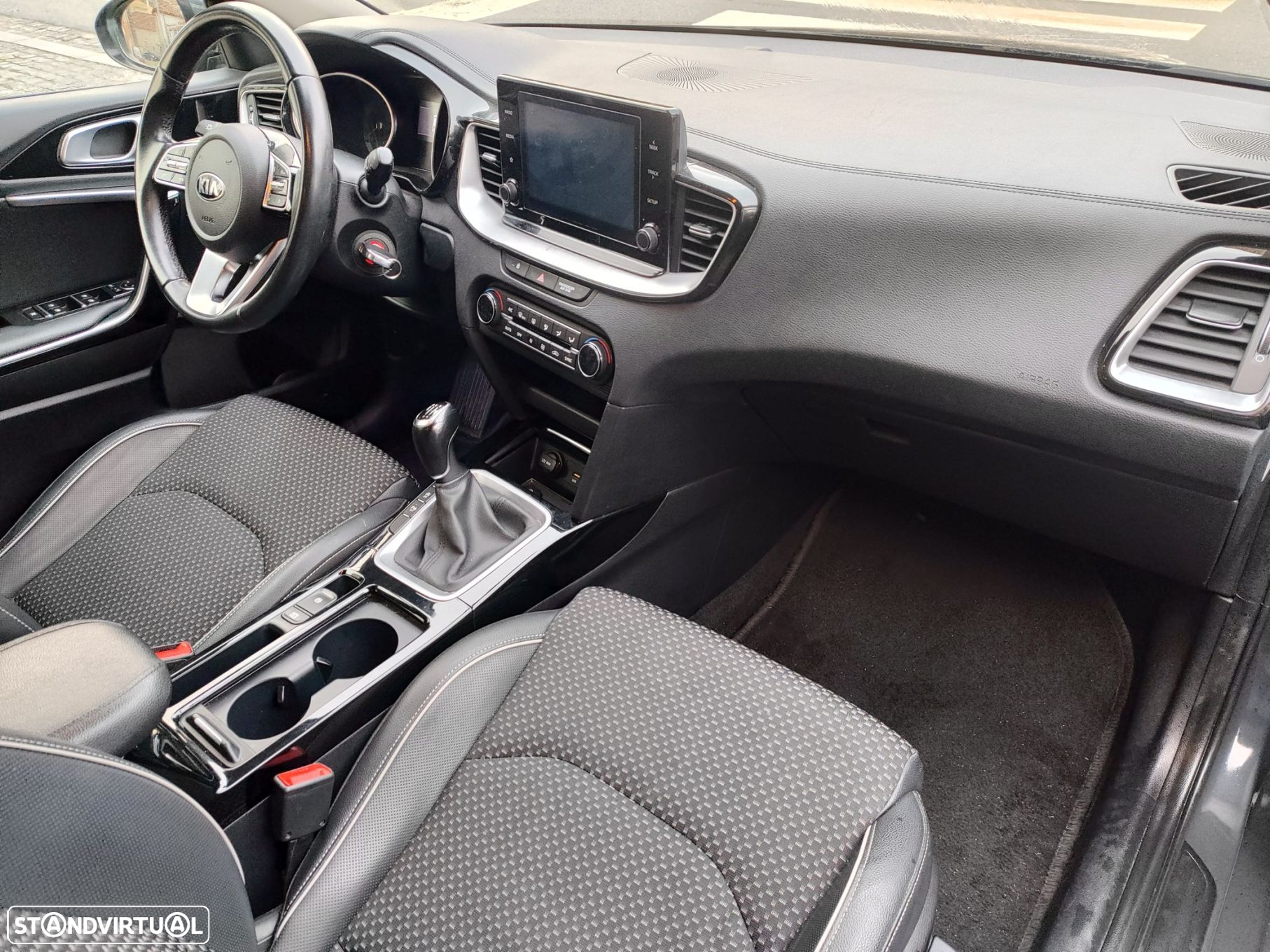 Kia Ceed SW 1.6 CRDi MHEV Drive - 13