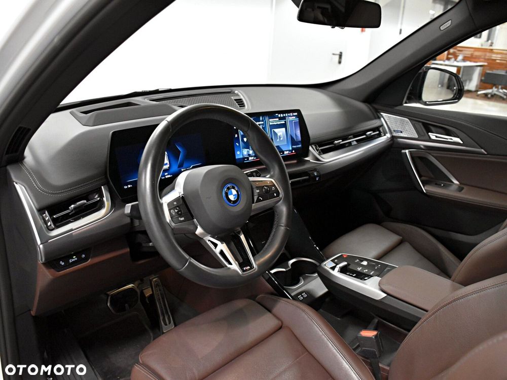 BMW iX1 - 10
