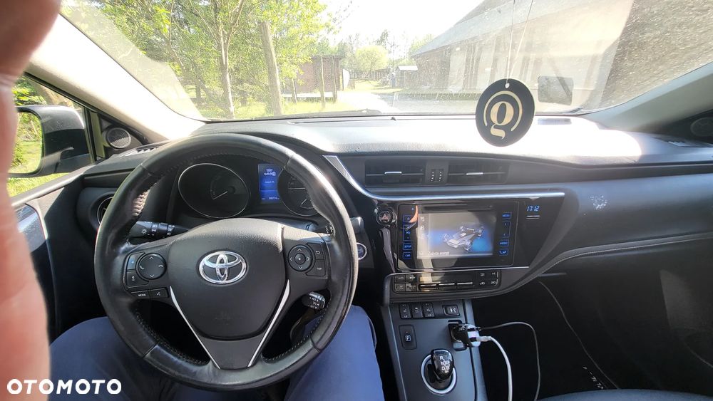 Toyota Auris 1.8 HSD Luna - 2