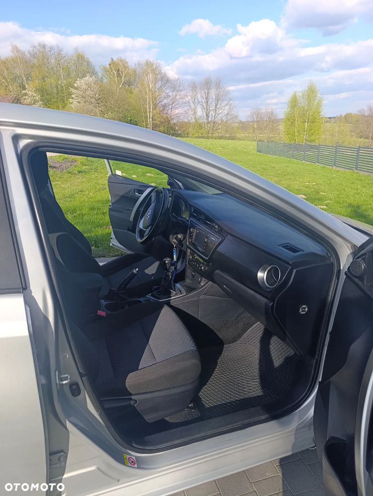 Toyota Auris 1.33 VVT-i Business Edition - 9