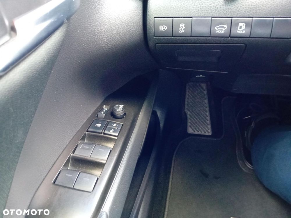 Toyota Camry 2.5 Hybrid Comfort CVT - 18