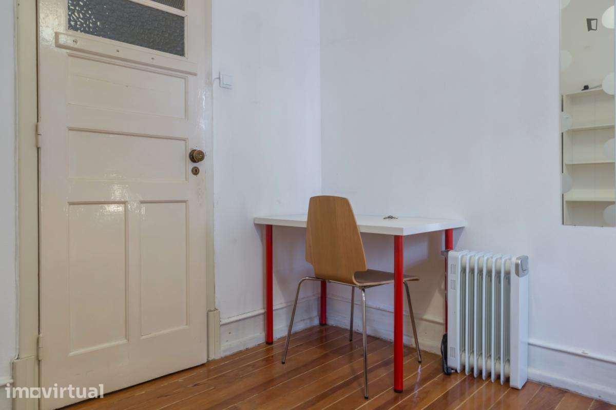 Quarto - localizado em Alameda Lisbon - Grande imagem: 2/14