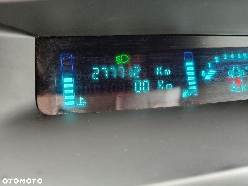 Renault Scenic 1.6 16V Infinity - 36