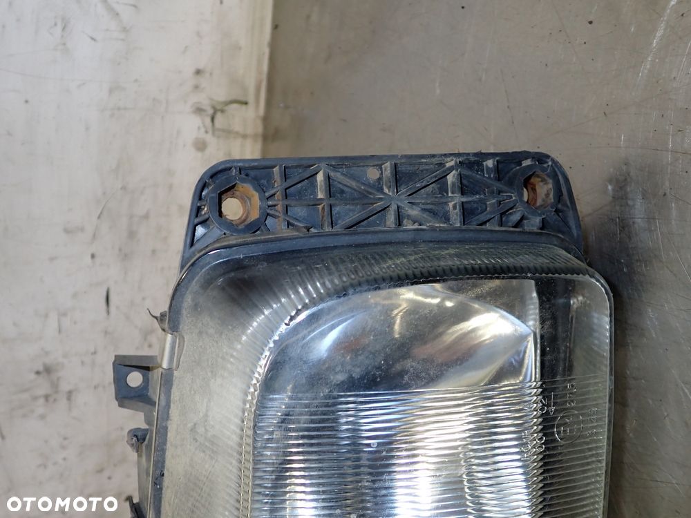 LAMPA PRAWA PRZEDNIA RENAULT MIDLUM 4.1 - 7