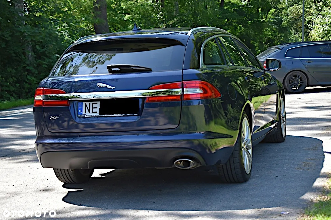 Jaguar XF 2.2 D Premium Luxury - 14