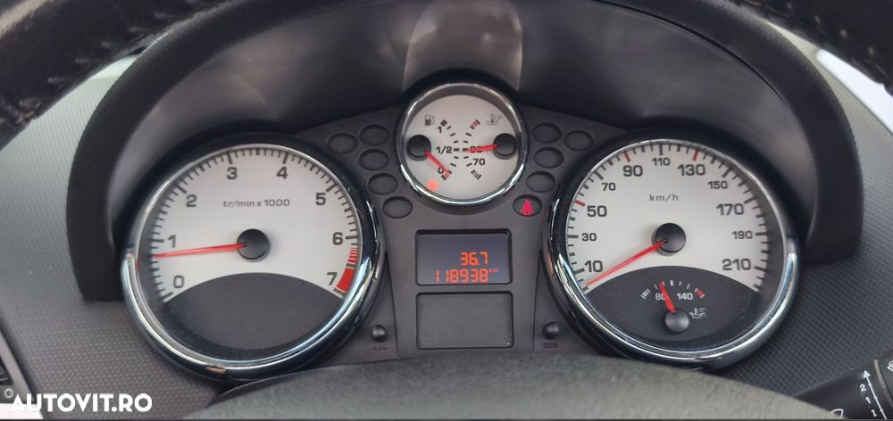 Peugeot 207 - 9