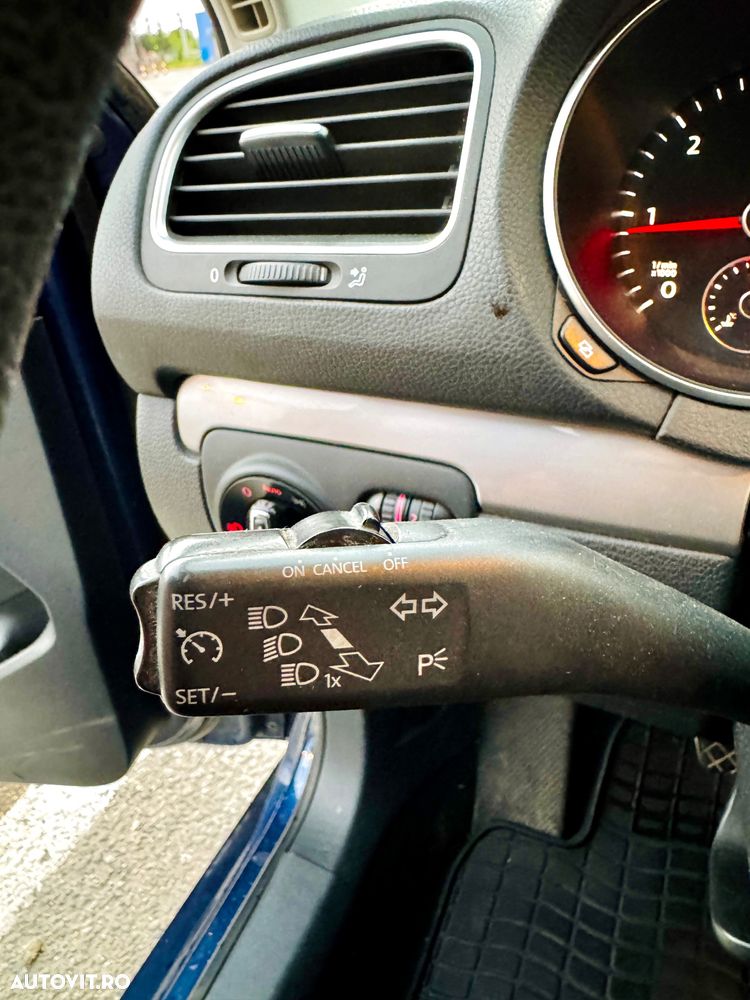 Volkswagen Golf 1.6 TDI DPF Trendline - 10