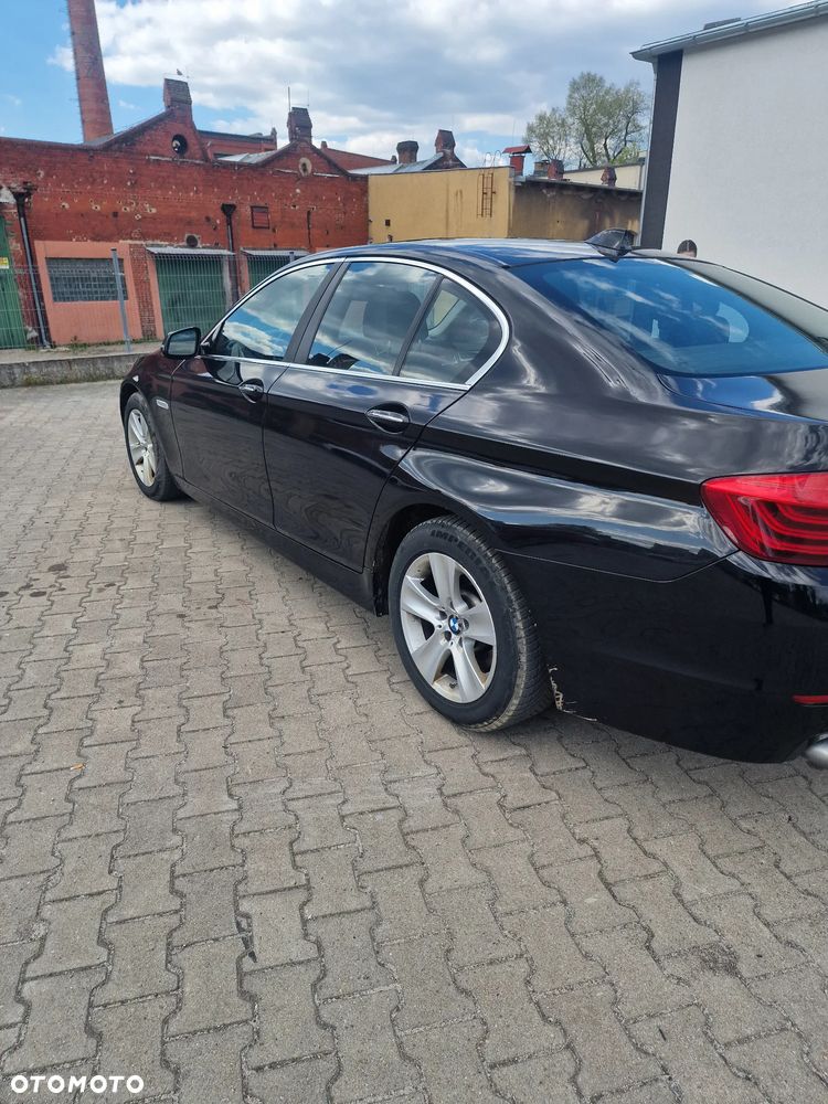 BMW Seria 5 528i - 7