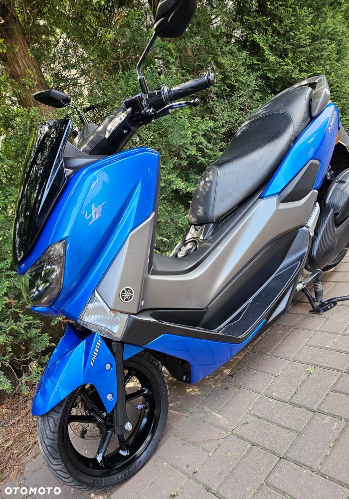 Yamaha NMAX - 16