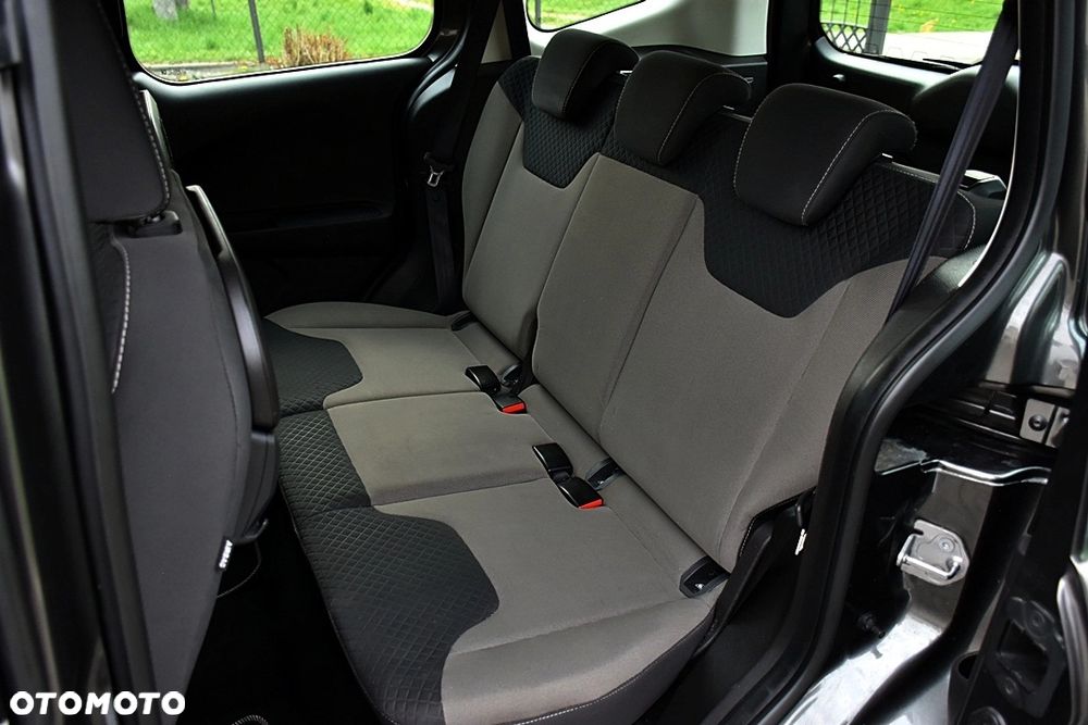 Ford Tourneo Courier 1.5 TDCi Trend - 32