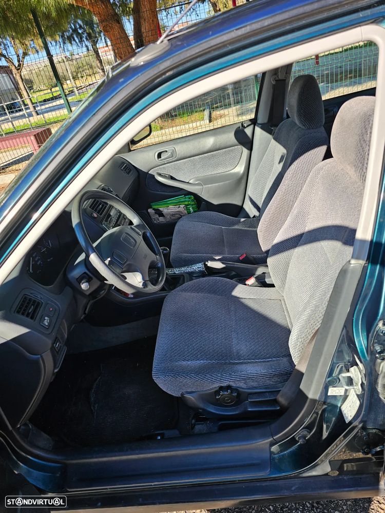 Honda Civic 1.5i LS - 6