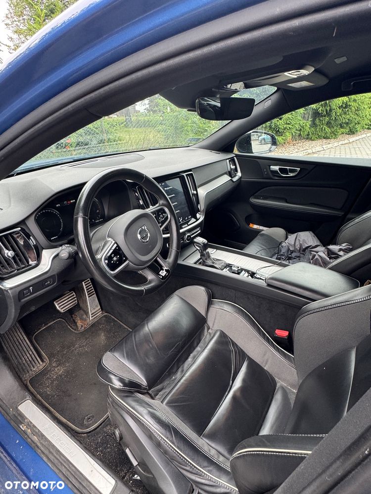 Volvo V60 D3 R-Design - 9