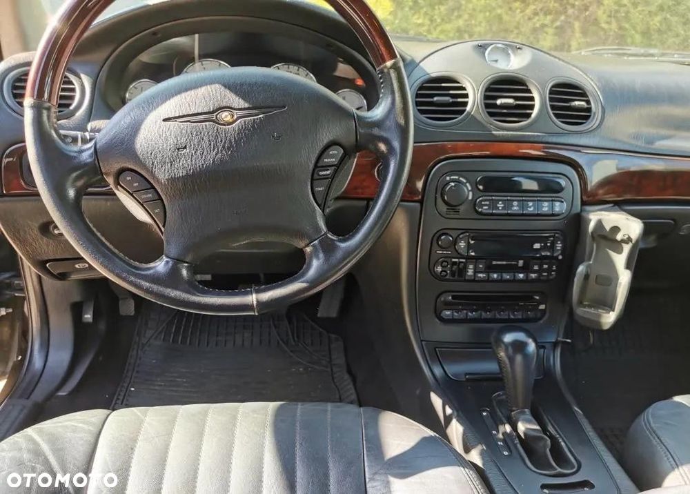 Chrysler 300M - 12