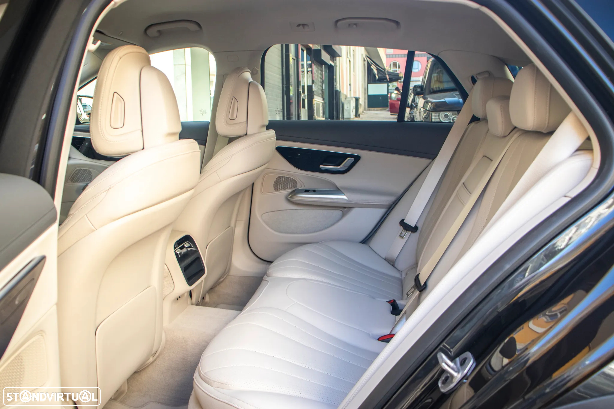 Mercedes-Benz E 300 de 4Matic All-Terrain - 38