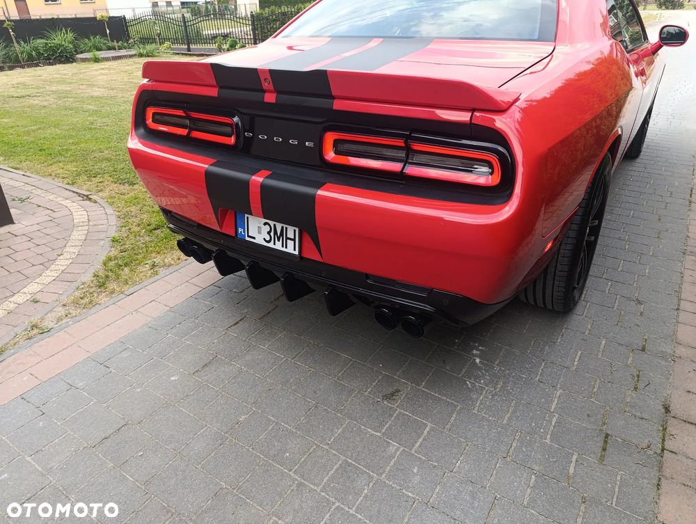 Dodge Challenger - 4