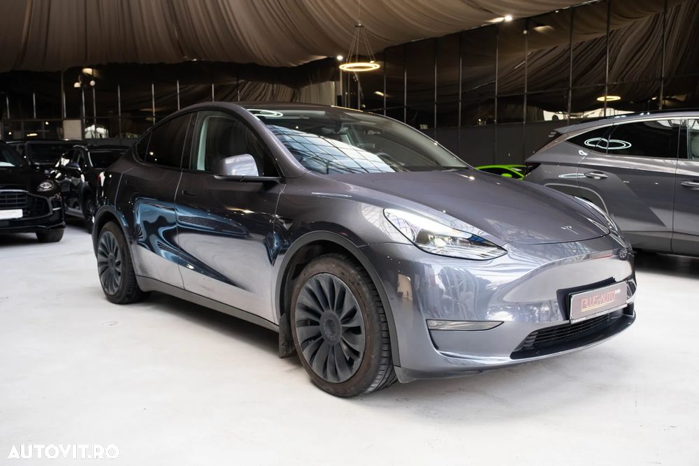 Tesla Model Y AWD Long Range - 2