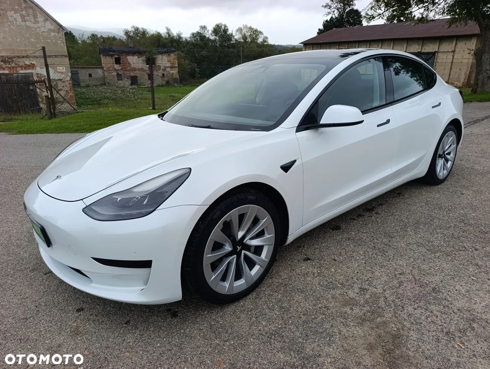 Tesla Model 3 - 8