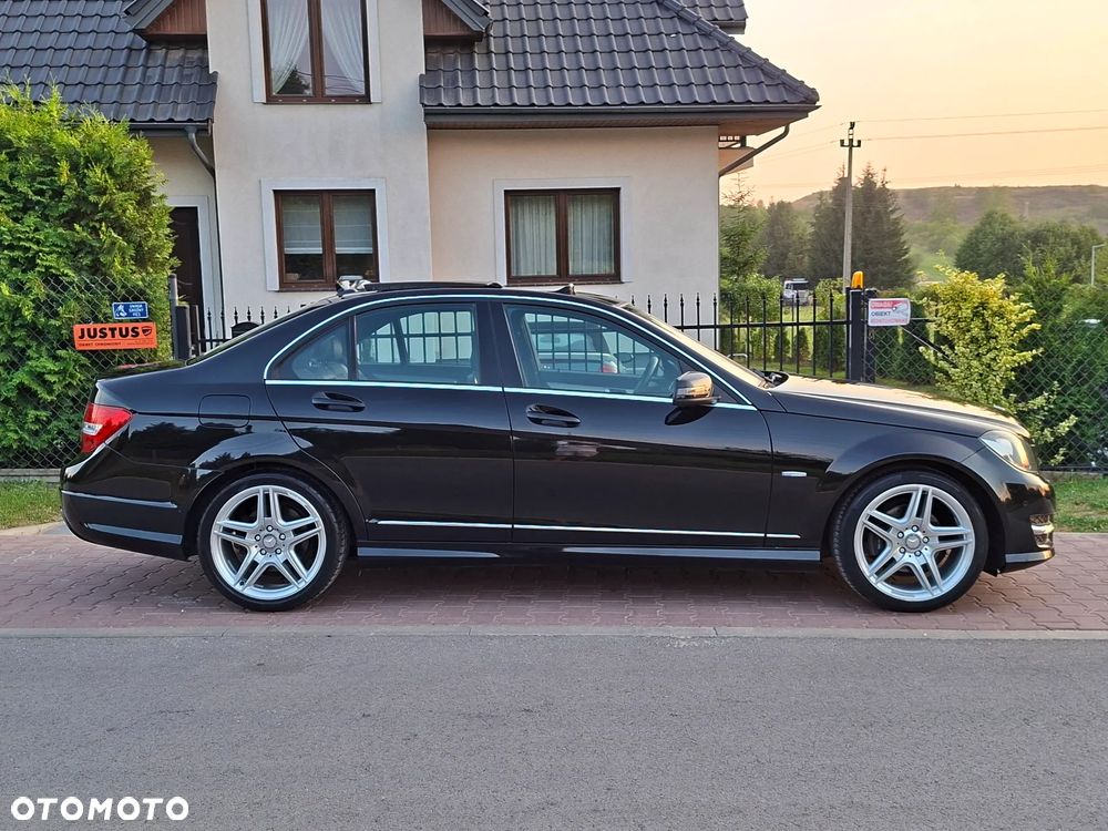 Mercedes-Benz Klasa C 200 CGI BlueEff Avantgarde - 4
