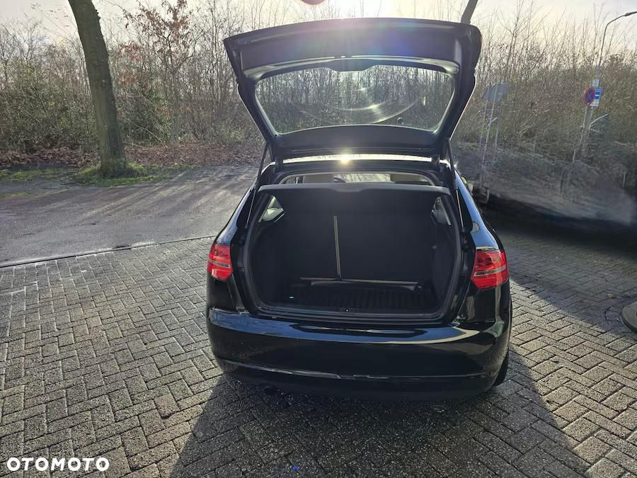 Audi A3 Sportback 1.6 Ambiente S tronic - 24