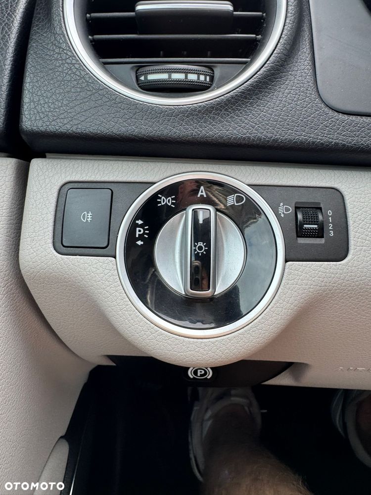 Mercedes-Benz Klasa C 250 7G-TRONIC Avantgarde Edition - 17