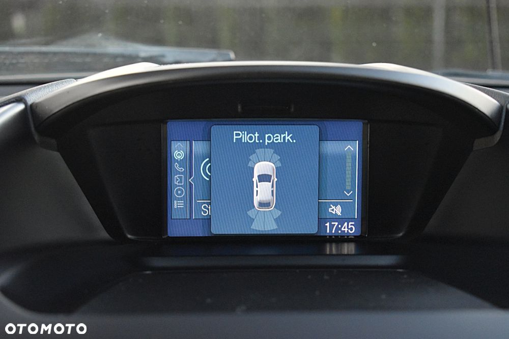 Ford Kuga 2.0 TDCi 2x4 Titanium - 28