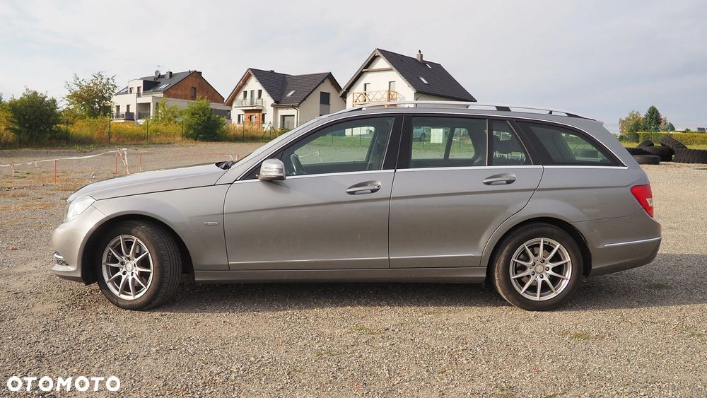 Mercedes-Benz C-Class 2011 photo 4